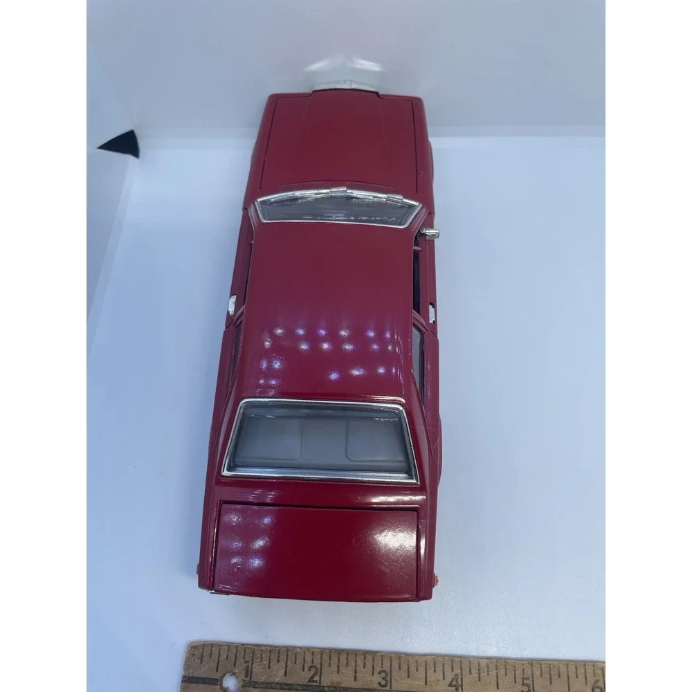 Burago Sb 1/22‎ - Rolls Royce Camargue Red Die cast Model Car